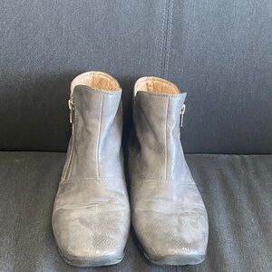 Women's Gray Ankle Boots